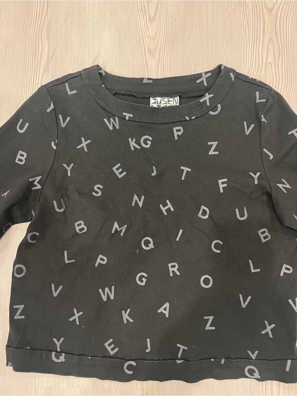 Cropped sweatshirt – L — Dusen Dusen Alphabet